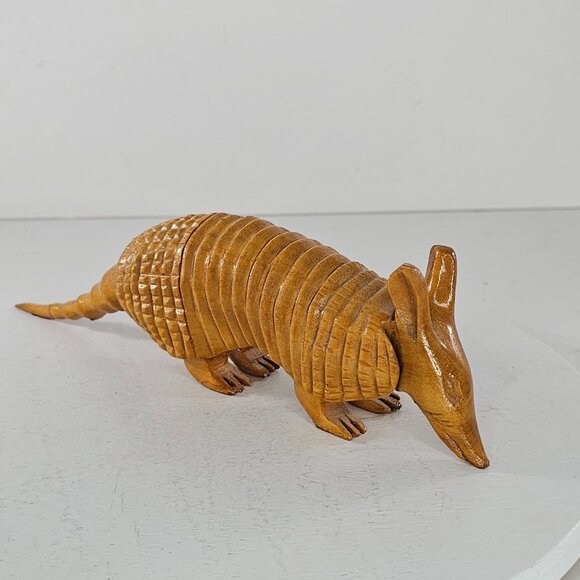 Vintage Hand Carved Wooden Armadillo Realistic Folk Art Antonio Monteiro - Picture 2 of 8